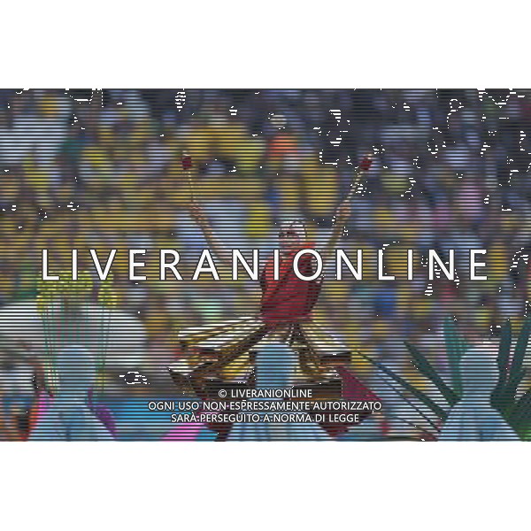 (140612) -- SAO PAULO, June 12, 2014 () -- Performers give a show on the opening ceremony of 2014 FIFA World Cup in the Arena de Sao Paulo Stadium in Sao Paulo, Brazil, June 12, 2014.(/Xu Zijian)(pcy) AG ALDO LIVERANI SAS ONLY ITALY