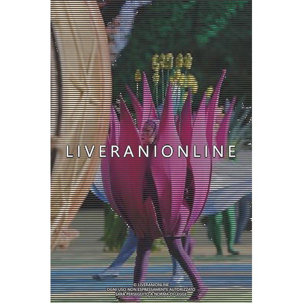 (140612) -- SAO PAULO, June 12, 2014 () -- Performers walk into the Arena de Sao Paulo Stadium during the opening ceremony of 2014 FIFA World Cup in Sao Paulo, Brazil, June 12, 2014. (/Zhou Lei)(rh) AG ALDO LIVERANI SAS ONLY ITALY