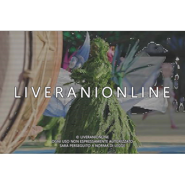 (140612) -- SAO PAULO, June 12, 2014 () -- Performers walk into the Arena de Sao Paulo Stadium during the opening ceremony of 2014 FIFA World Cup in Sao Paulo, Brazil, June 12, 2014. (/Zhou Lei)(rh) AG ALDO LIVERANI SAS ONLY ITALY