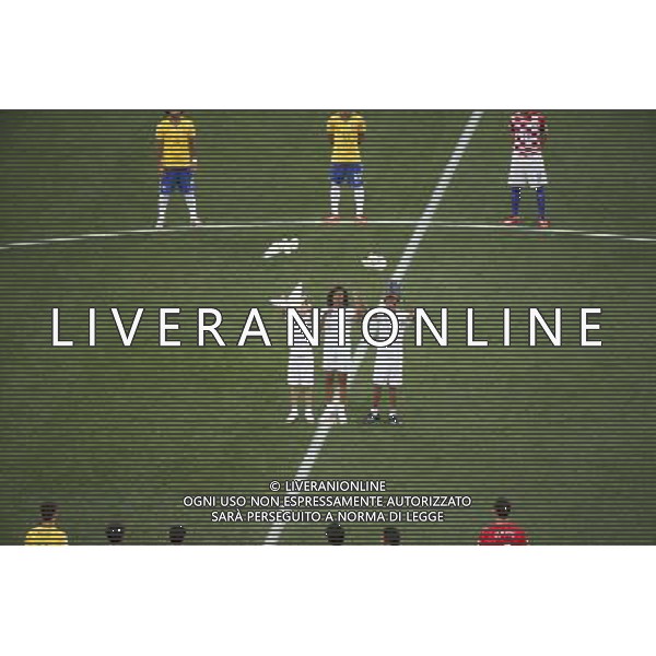 (140612) -- SAO PAULO, June 12, 2014 () -- Children release doves before the opening match of 2014 FIFA World Cup in the Arena de Sao Paulo Stadium in Sao Paulo, Brazil, June 12, 2014.(/Liao Yujie)(pcy) AG ALDO LIVERANI SAS ONLY ITALY
