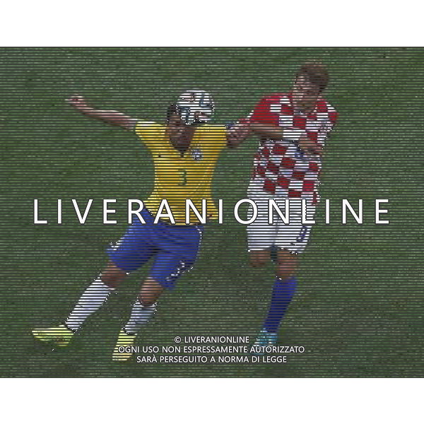 (140612) -- SAO PAULO, June 12, 2014 () -- Brazil\'s Thiago Silva (L) competes for the ball against Croatia\'s Nikica Jelavic during the opening match of 2014 FIFA World Cup in the Arena de Sao Paulo Stadium in Sao Paulo, Brazil, June 12, 2014.(/Liu Bin)(pcy) AG ALDO LIVERANI SAS ONLY ITALY