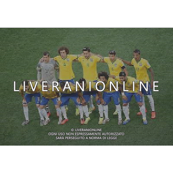 (140612) -- SAO PAULO, June 12, 2014 () -- Brazil\'s national football team players pose for group photo during the opening match of 2014 FIFA World Cup in the Arena de Sao Paulo Stadium in Sao Paulo, Brazil, June 12, 2014.(/Liao Yujie)(pcy) AG ALDO LIVERANI SAS ONLY ITALY