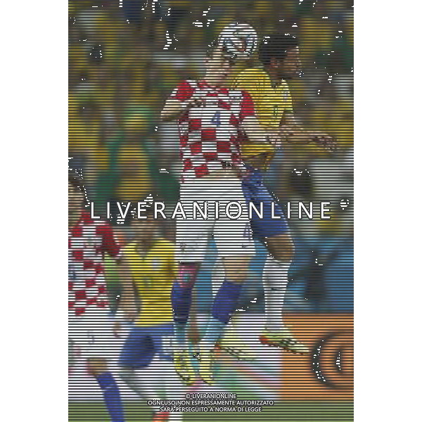 (140612) -- SAO PAULO, June 12, 2014 () -- Brazil\'s Fred Competes for a head ball against Croatia\'s Ivan Perisic during the opening match of 2014 FIFA World Cup in the Arena de Sao Paulo Stadium in Sao Paulo, Brazil, June 12, 2014. (/Wang Lili)(rh) AG ALDO LIVERANI SAS ONLY ITALY