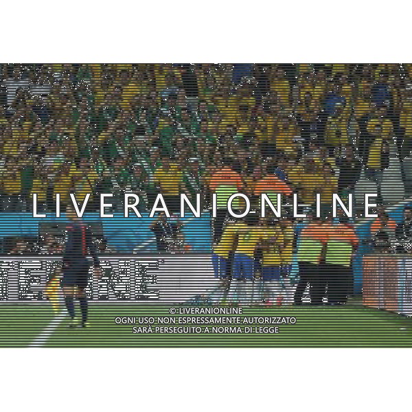 (140612) -- SAO PAULO, June 12, 2014 () -- Brazil\'s players celebrate for Neymar\'s second goal, a penalty, during the opening match of 2014 FIFA World Cup in the Arena de Sao Paulo Stadium in Sao Paulo, Brazil, June 12, 2014.(/Xu Zijian)(pcy) AG ALDO LIVERANI SAS ONLY ITALY