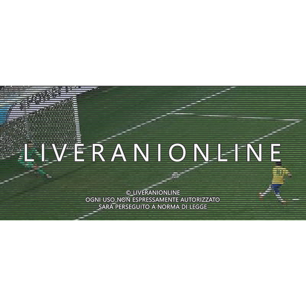 (140612) -- SAO PAULO, June 12, 2014 () -- Brazil\'s Neymar shoots a penalty during the opening match of 2014 FIFA World Cup in the Arena de Sao Paulo Stadium in Sao Paulo, Brazil, June 12, 2014.(/Liao Yujie)(pcy) AG ALDO LIVERANI SAS ONLY ITALY