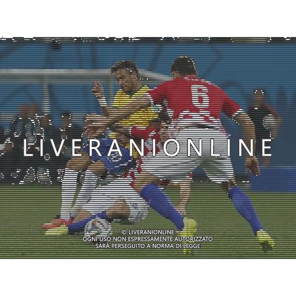 (140612) -- SAO PAULO, June 12, 2014 () -- Brazil\'s Neymar vies with Croatia\'s Vedran Corluka during the opening match of 2014 FIFA World Cup in the Arena de Sao Paulo Stadium in Sao Paulo, Brazil, June 12, 2014. Brazil won 3-1 over Croatia on Thursday. (/Zhou Lei)(rh) AG ALDO LIVERANI SAS ONLY ITALY