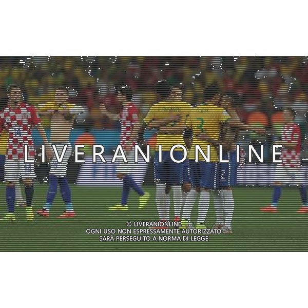 (140612) -- SAO PAULO, June 12, 2014 () -- Brazil\'s players hug Croatia\'s players after the opening match of 2014 FIFA World Cup in the Arena de Sao Paulo Stadium in Sao Paulo, Brazil, June 12, 2014. Brazil won 3-1 over Croatia on Thursday (/Xu Zijian)(pcy) AG ALDO LIVERANI SAS ONLY ITALY
