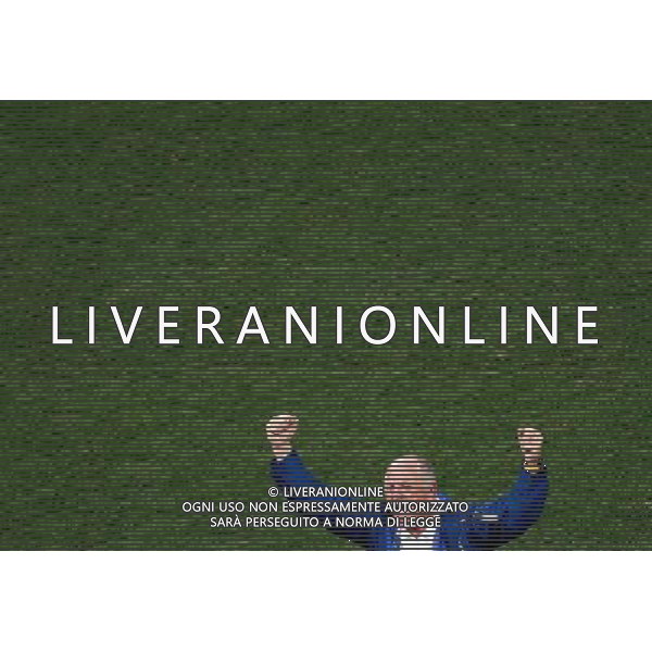 (140612) -- SAO PAULO, June 12, 2014 () -- Brazil\'s coach Luiz Felipe Scolari cheers at the end of the opening match of 2014 FIFA World Cup in the Arena de Sao Paulo Stadium in Sao Paulo, Brazil, June 12, 2014. Brazil won 3-1 over Croatia on Thursday (/Liao Yujie)(pcy) AG ALDO LIVERANI SAS ONLY ITALY