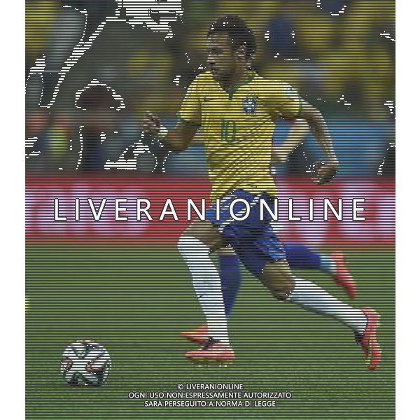 (140612) -- SAO PAULO, June 12, 2014 () -- Brazil\'s Neymar controls the ball during the opening match of 2014 FIFA World Cup in the Arena de Sao Paulo Stadium in Sao Paulo, Brazil, June 12, 2014. Brazil won 3-1 over Croatia on Thursday. (/Qi Heng)(rh) AG ALDO LIVERANI SAS ONLY ITALY