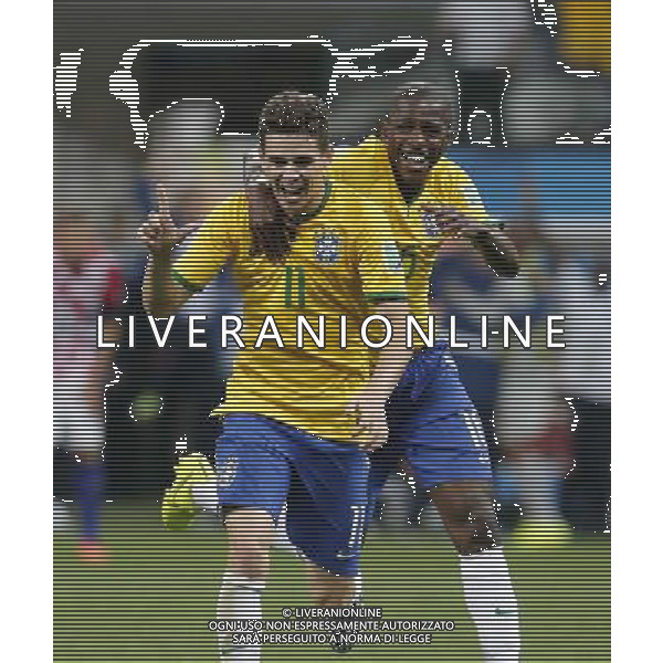 (140612) -- SAO PAULO, June 12, 2014 () -- Brazil\'s Oscar (L) celebrates after scoring the third goal of Brazil during the opening match of 2014 FIFA World Cup in the Arena de Sao Paulo Stadium in Sao Paulo, Brazil, June 12, 2014. Brazil won 3-1. (/Zhou Lei)(rh) AG ALDO LIVERANI SAS ONLY ITALY