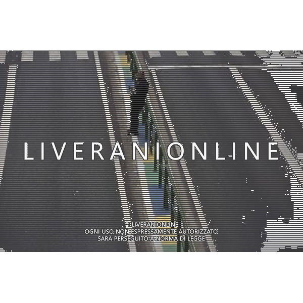 (140612) -- SAO PAULO, june 12, 2014 () -- A policeman stands guard outside the Arena de Sao Paulo Stadium before the opening ceremony of the World Cup 2014 in Sao Paulo, Brazil, on June 12, 2014. (/Guillermo Arias)(rh) ©PHOTOSHOT/Agenzia Aldo Liverani sas - ITALY ONLY - EDITORIAL USE ONLY - Soldati e polizia locale di guardia prima della cerimonia di apertura della Coppa del Mondo FIFA 2014 a Sao Paolo, in Brasile, il 12 giugno 2014