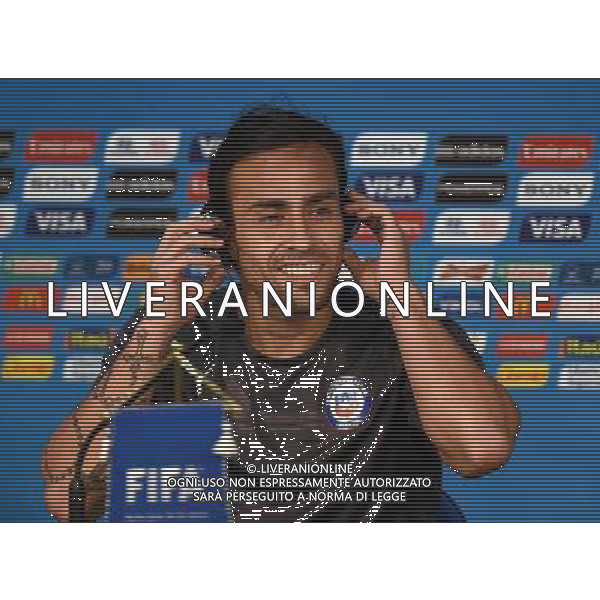 (140612) -- CUIABA, June 12, 2014 () -- Chile\'s Jorge Valdivia attends a press conference in Cuiaba, Brazil, June 12, 2014. Chile will face Australia on friday. (/Liu Dawei)(rh) ©PHOTOSHOT/Agenzia Aldo Liverani sas - ITALY ONLY - EDITORIAL USE ONLY - conferenza stampa della nazionale del cile a Cuiaba, Brasile, 12 Giugno 2014