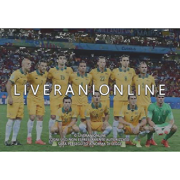 (140613) -- CUIABA, June 13, 2014 () -- Australia\'s players pose for a group photo before a Group B match between Chile and Australia of 2014 FIFA World Cup in the Arena Pantanal Stadium in Cuiaba, Brazil, June 13, 2014. (/Liu Dawei)(pcy) ©photoshot/Agenzia Aldo Liverani sas - ITALY ONLY - EDITORIAL USE ONLY - Cile v Australia partita del Gruppo B Coppa del mondo FIFA World Cup nel Pantanal stadio Arena di Cuiaba, Brasile, 13 giugno 2014
