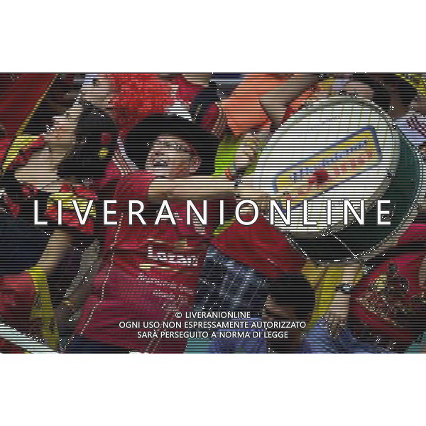 Spain\'s fan celebrates Xabi Alonso\'s goal, in the penalty kick, to score 1-0 Spain over Netherlands in Salvador, for the #3 match of the 2014 World Cup (Photo by Gustavo Basso/NurPhoto) ©photoshot/Agenzia Aldo Liverani sas - ITALY ONLY - EDITORIAL USE ONLY - Spagna Vs Olanda partita del Gruppo B Coppa del Mondo FIFA 2014 in Salvador, in Brasile, 13 giugno 2014