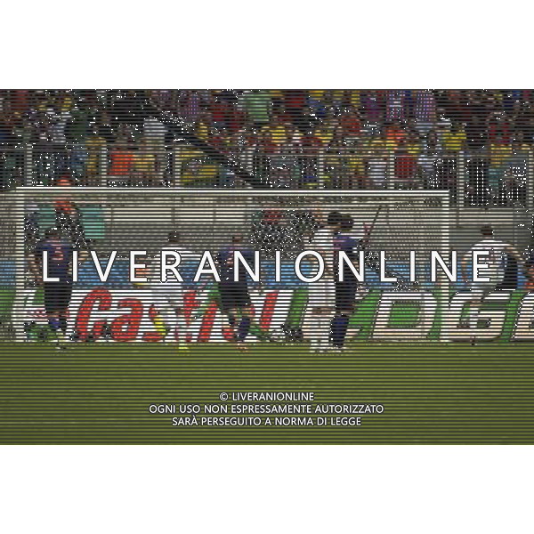 Xabi Alonso, from Spain, sacks the penalty kick to score 1-0 Spain over Netherlands in Salvador, for the #3 match of the 2014 World Cup (Photo by Gustavo Basso/NurPhoto) ©photoshot/Agenzia Aldo Liverani sas - ITALY ONLY - EDITORIAL USE ONLY - Spagna Vs Olanda partita del Gruppo B Coppa del Mondo FIFA 2014 in Salvador, in Brasile, 13 giugno 2014