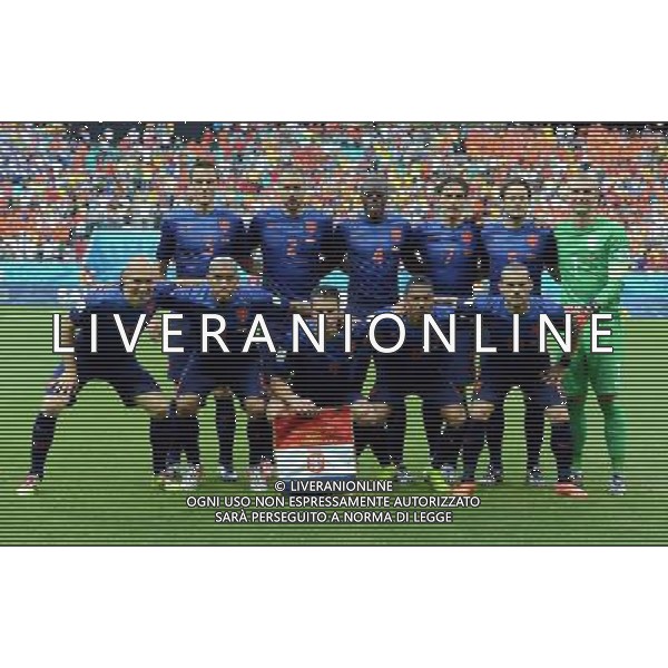 (140613) -- SALVADOR, June 13, 2014 () -- Netherlands\'s national team members pose for a group photo during a Group B match between Spain and Netherlands of 2014 FIFA World Cup in the Arena Fonte Nova Stadium in Salvador, Brazil, June 13, 2014. (/Yang Lei)(rh) ©photoshot/Agenzia Aldo Liverani sas - ITALY ONLY - EDITORIAL USE ONLY - Spagna Vs Olanda partita del Gruppo B Coppa del Mondo FIFA 2014 in Salvador, in Brasile, 13 giugno 2014