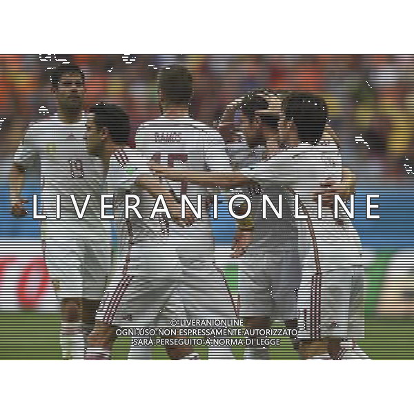 (140613) -- SALVADOR, June 13, 2014 () -- Spain\'s players celebrate the scoring of a penalty kick during a Group B match between Spain and Netherlands of 2014 FIFA World Cup in the Arena Fonte Nova Stadium in Salvador, Brazil, June 13, 2014. (/Yang Lei)(rh) ©photoshot/Agenzia Aldo Liverani sas - ITALY ONLY - EDITORIAL USE ONLY - Spagna Vs Olanda partita del Gruppo B Coppa del Mondo FIFA 2014 in Salvador, in Brasile, 13 giugno 2014