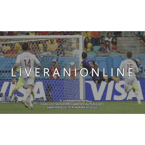 (140613) -- SALVADOR, June 13, 2014 () -- Netherlands\'s Robin van Persie jumps and scores a headball goal during a Group B match between Spain and Netherlands of 2014 FIFA World Cup in the Arena Fonte Nova Stadium in Salvador, Brazil, June 13, 2014. (/Yang Lei)(rh) ©photoshot/Agenzia Aldo Liverani sas - ITALY ONLY - EDITORIAL USE ONLY - Spagna Vs Olanda partita del Gruppo B Coppa del Mondo FIFA 2014 in Salvador, in Brasile, 13 giugno 2014