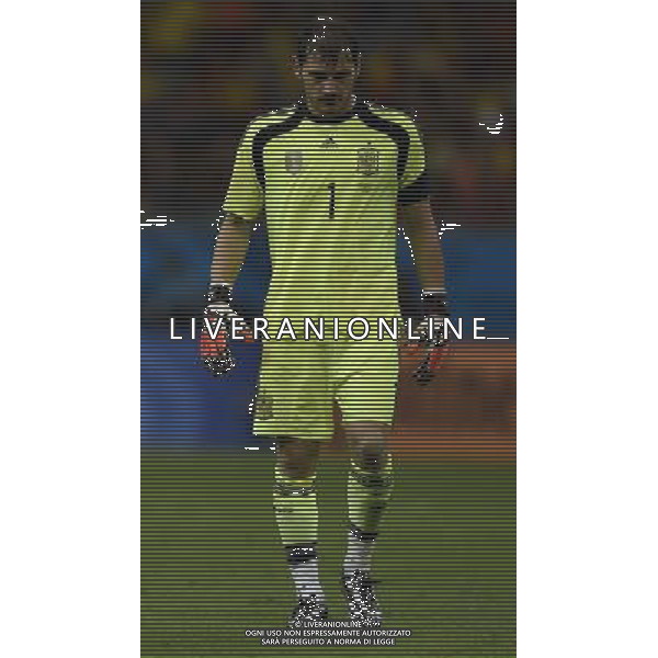 (140613) -- SALVADOR, June 13, 2014 () -- Spain\'s goalkeeper Iker Casillas reacts at the Arena Fonte Nova Stadium during a Group B match between Spain and Netherlands of 2014 FIFA World Cup in Salvador, Brazil, June 13, 2014. Netherlands won 5-1 over Spain on Friday. (/Yang Lei) ©photoshot/Agenzia Aldo Liverani sas - ITALY ONLY - EDITORIAL USE ONLY - Spagna Vs Olanda partita del Gruppo B Coppa del Mondo FIFA 2014 in Salvador, in Brasile, 13 giugno 2014