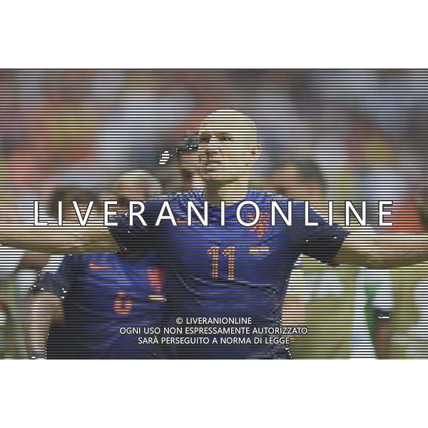 (140613) -- SALVADOR, June 13, 2014 () -- Netherlands\'s Arjen Robben celebrates the goal during a Group B match between Spain and Netherlands of 2014 FIFA World Cup in the Arena Fonte Nova Stadium in Salvador, Brazil, June 13, 2014. (/Yang Lei)(rh) ©photoshot/Agenzia Aldo Liverani sas - ITALY ONLY - EDITORIAL USE ONLY - Spagna Vs Olanda partita del Gruppo B Coppa del Mondo FIFA 2014 in Salvador, in Brasile, 13 giugno 2014
