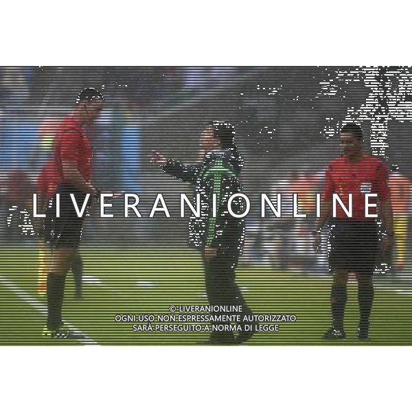 (140613) -- NATAL, June 13, 2014 () -- Mexico\'s coach Miguel Herrera (C) argues with referee Wilmar Roldan (L) during a Group A match between Mexico and Cameroon of 2014 FIFA World Cup at the Estadio das Dunas Stadium in Natal, Brazil, June 13, 2014. (/Lui Siu Wai)(pcy) ©photoshot/Agenzia Aldo Liverani sas - ITALY ONLY - EDITORIAL USE ONLY - Messico v Camerun partita del Gruppo A Coppa del Mondo FIFA 2014 in Estadio das Dunas Stadium a Natal, Brasile, 13 giugno 2014