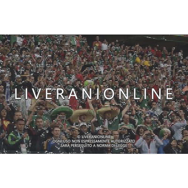 (140613) -- NATAL, June 13, 2014 () -- Mexico\'s football fans watch a Group A match between Mexico and Cameroon of 2014 FIFA World Cup at the Estadio das Dunas Stadium in Natal, Brazil, June 13, 2014. (/Lui Siu Wai)(pcy) ©photoshot/Agenzia Aldo Liverani sas - ITALY ONLY - EDITORIAL USE ONLY - Messico v Camerun partita del Gruppo A Coppa del Mondo FIFA 2014 in Estadio das Dunas Stadium a Natal, Brasile, 13 giugno 2014