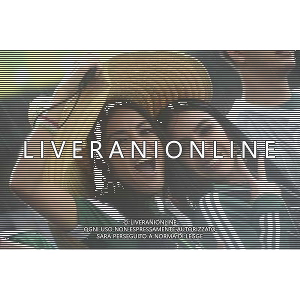(140613) -- NATAL, June 13, 2014 () -- Mexico\'s football fans pose at the Estadio das Dunas Stadium where a Group A match between Mexico and Cameroon of 2014 FIFA World Cup will be held, in Natal, Brazil, June 13, 2014. (/Lui Siu Wai)(pcy) ©photoshot/Agenzia Aldo Liverani sas - ITALY ONLY - EDITORIAL USE ONLY - Messico v Camerun partita del Gruppo A Coppa del Mondo FIFA 2014 in Estadio das Dunas Stadium a Natal, Brasile, 13 giugno 2014