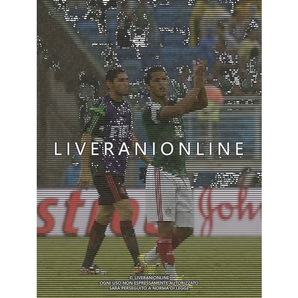 (140613) -- NATAL, June 13, 2014 () -- Mexico\'s Giovani dos Santos claps hands to appreciate Mexican fans after a Group A match between Mexico and Cameroon of 2014 FIFA World Cup in the Estadio das Dunas Stadium in NATAL, Brazil, June 13, 2014. Mexico won 1-0 over Cameroon on Friday.(/Lui Siu Wai)(rh) ©photoshot/Agenzia Aldo Liverani sas - ITALY ONLY - EDITORIAL USE ONLY - Messico v Camerun partita del Gruppo A Coppa del Mondo FIFA 2014 in Estadio das Dunas Stadium a Natal, Brasile, 13 giugno 2014