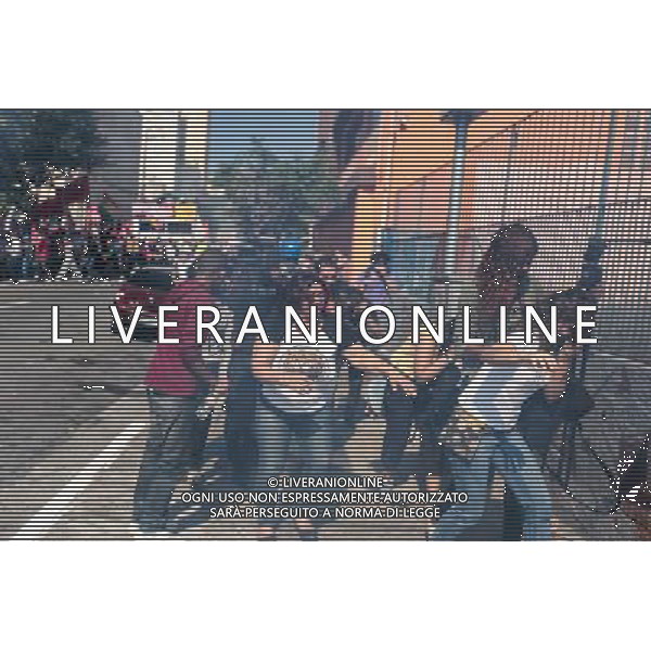 People run from tear gas during a demonstration of social movements in Sao Paulo, Brazil on June 12, 2014. The demonstration happens near the same avenue that leads to the Itaquerao stadium, where it occurs on the same day, the opening match of the World Cup between Brazil and Croatia. (Photo by Tiago Mazza Chiaravalloti/NurPhoto) ©photoshot/Agenzia Aldo Liverani sas - ITALY ONLY - EDITORIAL USE ONLY - Scontri tra manifestanti e polizia durante la manifestazione di Protesta e la dimostrazione dei movimenti sociali a Sao Paulo, in Brasile il 12 giugno 2014 nel giorno della partita inaugurale della Coppa del Mondo Fifa World Cup 