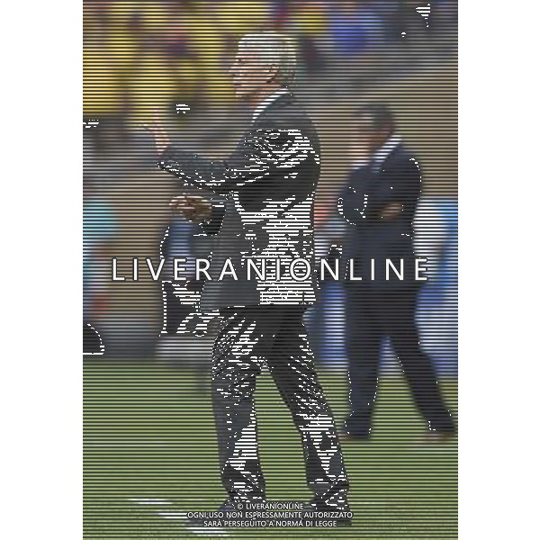 (140614) -- BELO HORIZONTE, June 14, 2014 () -- Colombia\'s coach Jose Pekerman instructs his players during a Group C match between Colombia and Greece of 2014 FIFA World Cup in the Estadio Mineirao Stadium in Belo Horizonte, Brazil, June 14, 2014. (/Qi Heng)(rh) ©PHOTOSHOT/Agenzia Aldo Liverani Sas - ITALY ONLY - EDITORIAL USE ONLY - Colombia Vs Grecia partita del Gruppo C Coppa del Mondo FIFA 2014 Mineirao stadio Estadio a Belo Horizonte, in Brasile 14 Giugno 2014