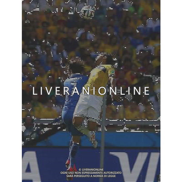 (140614) -- BELO HORIZONTE, June 14, 2014 () -- Colombia\'s Abel Aguilar (R) competes for a headball with Greece\'s Giorgios Samaras during a Group C match between Colombia and Greece of 2014 FIFA World Cup at the Estadio Mineirao Stadium in Belo Horizonte, Brazil, June 14, 2014. (/Liu Bin)(pcy) ©PHOTOSHOT/Agenzia Aldo Liverani Sas - ITALY ONLY - EDITORIAL USE ONLY - Colombia Vs Grecia partita del Gruppo C Coppa del Mondo FIFA 2014 Mineirao stadio Estadio a Belo Horizonte, in Brasile 14 Giugno 2014