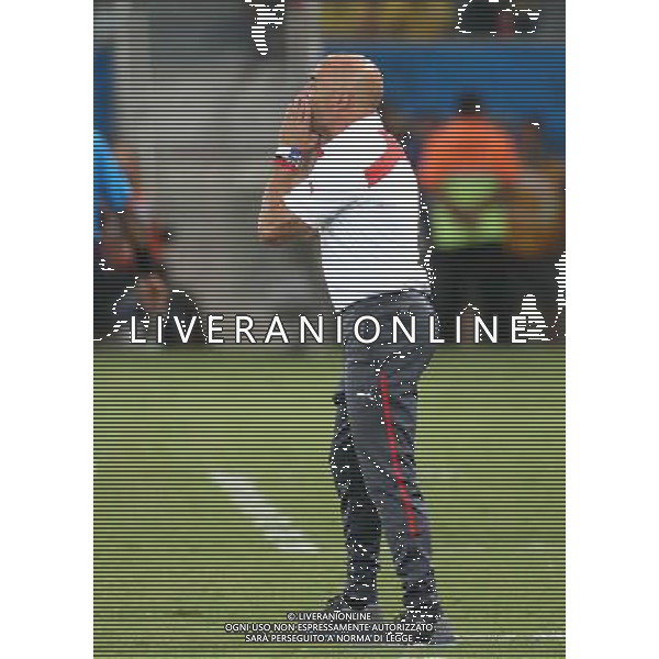(140613) -- CUIABA, June 13, 2014 () -- Chile\'s coach Jorge Sampaoli shouts at his players during a Group B match between Chile and Australia of 2014 FIFA World Cup in the Arena Pantanal Stadium in Cuiaba, Brazil, June 13, 2014. (/Li Ming)(rh) ©PHOTOSHOT/Agenzia Aldo Liverani Sas - ITALY ONLY - EDITORIAL USE ONLY - Cile v Australia partita del Gruppo B Coppa del mondo FIFA World Cup nel Pantanal stadio Arena di Cuiaba, Brasile, 13 giugno 2014