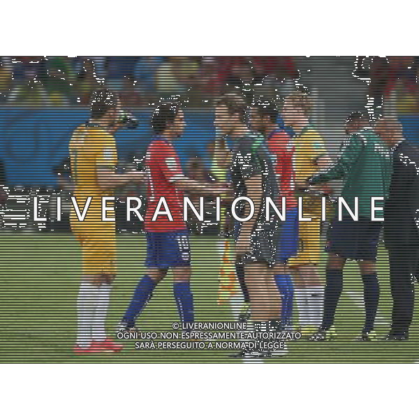 (140613) -- CUIABA, June 13, 2014 () -- Chile\'s Jorge Valdivia (2nd L) is substituted during a Group B match between Chile and Australia of 2014 FIFA World Cup in the Arena Pantanal Stadium in Cuiaba, Brazil, June 13, 2014. (/Li Ming)(rh) ©PHOTOSHOT/Agenzia Aldo Liverani Sas - ITALY ONLY - EDITORIAL USE ONLY - Cile v Australia partita del Gruppo B Coppa del mondo FIFA World Cup nel Pantanal stadio Arena di Cuiaba, Brasile, 13 giugno 2014