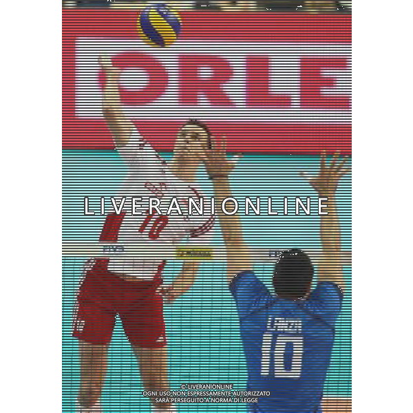 KATOWICE HALA SPODEK 13.06.2014 SIATKOWKA MEZCZYZNI FIVB LIGA SWIATOWA GRUPA A POLSKA - WLOCHY NZ MARIUSZ WLAZLY ( POLSKA ) FILIPPO LANZA ( ITALY ) FOT MICHAL NOWAK / NEWSPIX.PL KATOWICE HALA SPODEK 13.06.2014 MEN VOLLEYBALL 2014 FIVB VOLLEYBALL WORLD LEAGUE POOL A POLAND - ITALY MICHAL NOWAK / NEWSPIX.PL --- Newspix.pl AG ALDO LIVERANI SAS ONLY ITALY *** Local Caption *** www.newspix.pl mail us: info@newspix.pl call us: 0048 022 23 22 222 --- Polish Picture Agency by Ringier Axel Springer Poland
