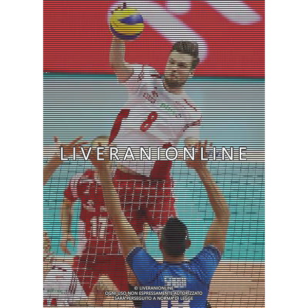 KATOWICE HALA SPODEK 13.06.2014 SIATKOWKA MEZCZYZNI FIVB LIGA SWIATOWA GRUPA A POLSKA - WLOCHY NZ ANDRZEJ WRONA ( POLSKA ) GIULIO SABBI ( ITALY ) FOT MICHAL NOWAK / NEWSPIX.PL KATOWICE HALA SPODEK 13.06.2014 MEN VOLLEYBALL 2014 FIVB VOLLEYBALL WORLD LEAGUE POOL A POLAND - ITALY MICHAL NOWAK / NEWSPIX.PL --- Newspix.pl AG ALDO LIVERANI SAS ONLY ITALY *** Local Caption *** www.newspix.pl mail us: info@newspix.pl call us: 0048 022 23 22 222 --- Polish Picture Agency by Ringier Axel Springer Poland