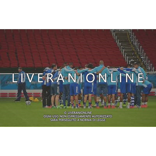 Luis SUAREZ et Groupe Honduras - 14.06.2014 - Entrainement Honduras - Coupe du Monde 2014 - Photo : Dave Winter / Icon Sport AG ALDO LIVERANI SAS ONLY ITALY