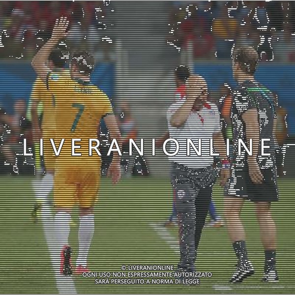 (140613) -- CUIABA, June 13, 2014 () -- Chile\'s coach Jorge Sampaoli (2nd R) reacts during a Group B match between Chile and Australia of 2014 FIFA World Cup in the Arena Pantanal Stadium in Cuiaba, Brazil, June 13, 2014. (/Li Ming)(rh) ©PHOTOSHOT/Agenzia Aldo Liverani sas - ITALY ONLY - EDITORIAL USE ONLY - Cile Vs Australia partita del Gruppo B Coppa del mondo FIFA World Cup nel Pantanal stadio Arena di Cuiaba, Brasile, 13 giugno 2014