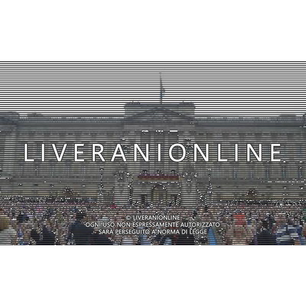 Aircraft flies over Buckingham Palace to mark the end of the annual Trooping of the Colour. Trooping the Colour ceremony, London, UK, 14th April 2014 ©PHOTOSHOT/Agenzia Aldo Liverani Sas - ITALY ONLY - EDITORIAL USE ONLY