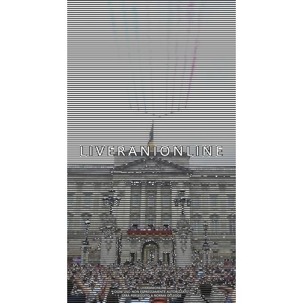 Aircraft flies over Buckingham Palace to mark the end of the annual Trooping of the Colour. Trooping the Colour ceremony, London, UK, 14th April 2014 ©PHOTOSHOT/Agenzia Aldo Liverani Sas - ITALY ONLY - EDITORIAL USE ONLY