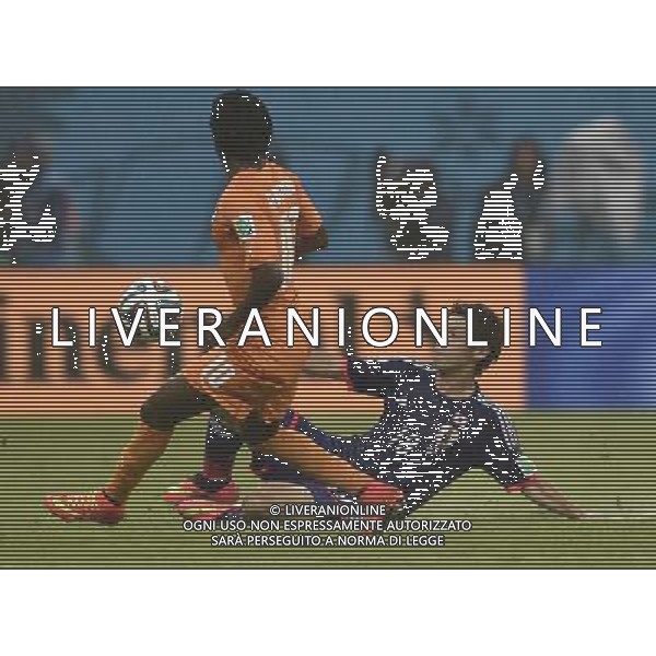 (140614) -- RECIFE, June 14, 2014 () -- Japan\'s Yuya Osako (R) defends against Cote d\'Ivoire\'s Gervinho during a Group C match between Cote d\'Ivoire and Japan of 2014 FIFA World Cup at the Arena Pernambuco Stadium in Recife, Brazil, June 14, 2014. (/Yang Lei)(pcy) ©PHOTOSHOT/Agenzia Aldo Liverani Sas - ITALY ONLY - EDITORIAL USE ONLY - Costa d\'Avorio Vs Giappone partita del Gruppo C della coppa del mondo 2014 FIFA World Cup Stadium Arena Pernambuco a Recife, in Brasile, 14 giugno 2014