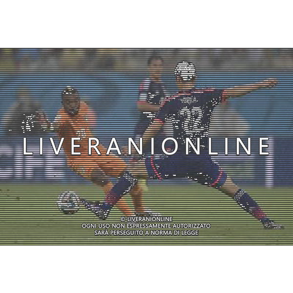 (140614) -- RECIFE, June 14, 2014 () -- Cote d\'Ivoire\'s Geoffroy Serey Die (L) strives for the ball controlled by Japan\'s Maya Yoshida during a Group C match between Cote d\'Ivoire and Japan of 2014 FIFA World Cup at the Arena Pernambuco Stadium in Recife, Brazil, June 14, 2014. (/Yang Lei)(pcy) ©PHOTOSHOT/Agenzia Aldo Liverani Sas - ITALY ONLY - EDITORIAL USE ONLY - Costa d\'Avorio Vs Giappone partita del Gruppo C della coppa del mondo 2014 FIFA World Cup Stadium Arena Pernambuco a Recife, in Brasile, 14 giugno 2014