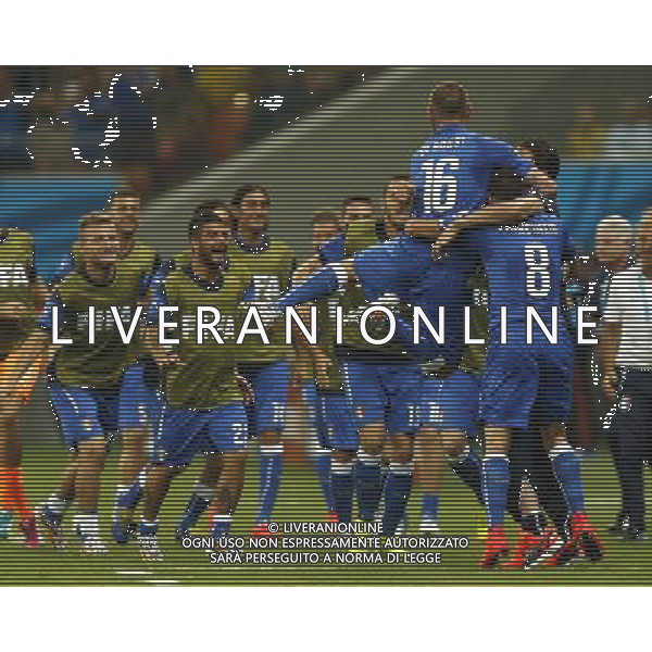 (140614) -- MANAUS, June 14, 2014 () -- Italy\'s players celebrate the goal during a Group D match between England and Italy of 2014 FIFA World Cup in the Arena Amazonia Stadium in Manaus, Brazil, June 14, 2014. (/Wang Lili)(rh) AG ALDOL IVERANI SAS ONLY ITALY