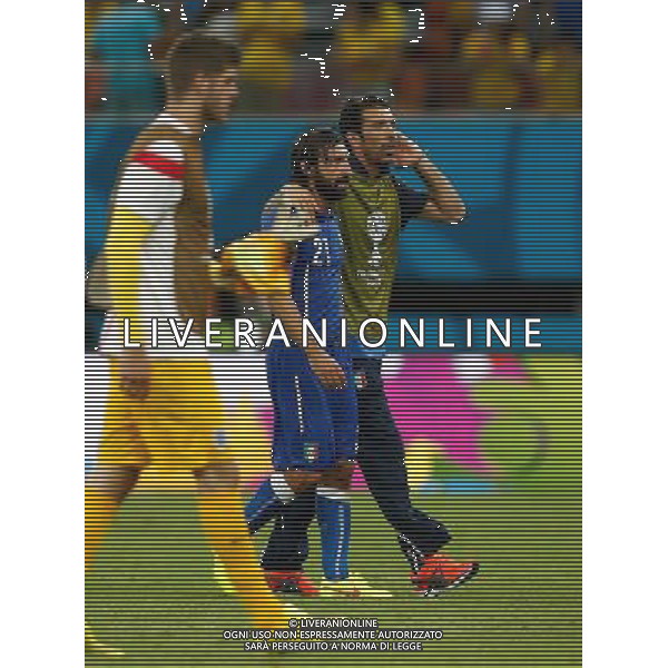 (140614) -- MANAUS, June 14, 2014 () -- Italy\'s goalkeeper Gianluigi Buffon (R) leaves the field with Andrea Pirlo (C) at the end of a Group D match between England and Italy of 2014 FIFA World Cup in the Arena Amazonia Stadium in Manaus, Brazil, June 14, 2014. Italy won 2-1 over England on Saturday.(/Wang Lili)(rh) AG ALDOL IVERANI SAS ONLY ITALY