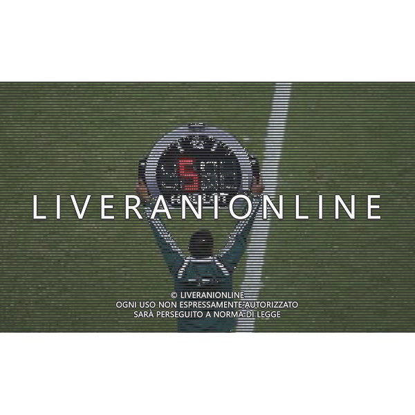 (140614) -- MANAUS, June 14, 2014 () -- Fourth official Alioum shows the board of extra time during a Group D match between England and Italy of 2014 FIFA World Cup at the Arena Amazonia Stadium in Manaus, Brazil, June 14, 2014. Italy won 2-1 over England on Saturday. (/Liao Yujie)(pcy) AG ALDOL IVERANI SAS ONLY ITALY