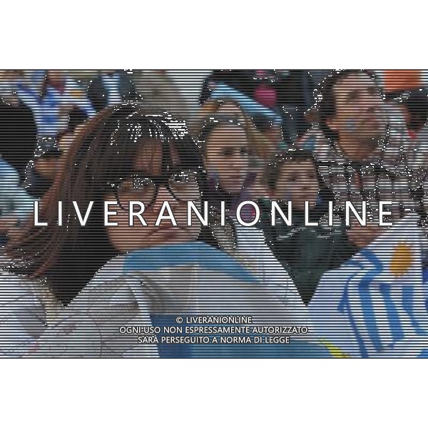 (140614) -- MONTEVIDEO, June 14, 2014 () -- Uruguay\'s fans reacts while watching a Group D match between Uruguay and Costa Rica of 2014 FIFA World Cup on a screen in Montevideo, capital of Uruguay, on June 14, 2014. Costa Rica won 3-1 over Uruguay on Saturday.(/Nicolas Celaya)(pcy) AG ALDO LIVERANI SAS ONLY ITALY