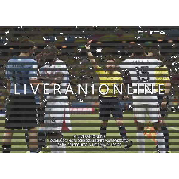 (140614) -- FORTALEZA, June 14, 2014 () -- German referee Felix Brych (C) gives a red card to Uruguay\'s Maximiliano Pereira who fouls on Costa Rica\'s Joel Campbell (front, 2nd L) during a Group D match between Uruguay and Costa Rica of 2014 FIFA World Cup at the Estadio Castelao Stadium in Fortaleza, Brazil, June 14, 2014. Costa Rica won 3-1 over Uruguay on Saturday.(/Lui Siu Wai)(pcy) AG ALDO LIVERANI SAS ONLY ITALY