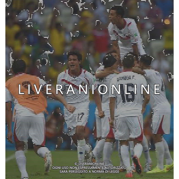 (140614) -- FORTALEZA, June 14, 2014 () -- Costa Rica\'s players celebrate the second goal during a Group D match between Uruguay and Costa Rica of 2014 FIFA World Cup in the Estadio Castelao Stadium in Fortaleza, Brazil, June 14, 2014. (/Guo Yong)(rh) AG ALDO LIVERANI SAS ONLY ITALY