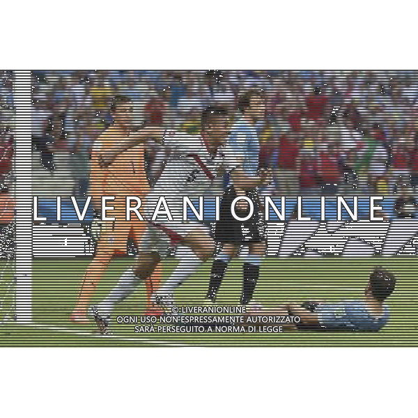 (140614) -- FORTALEZA, June 14, 2014 () -- Costa Rica\'s Oscar Duarte (2nd L) celebrates his goal during a Group D match between Uruguay and Costa Rica of 2014 FIFA World Cup at the Estadio Castelao Stadium in Fortaleza, Brazil, June 14, 2014. (/Lui Siu Wai)(pcy) AG ALDO LIVERANI SAS ONLY ITALY