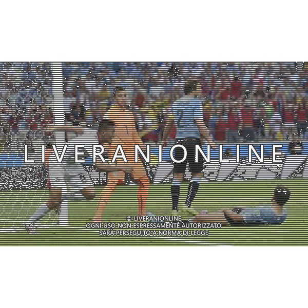 (140614) -- FORTALEZA, June 14, 2014 () -- Costa Rica\'s Oscar Duarte (1st L) celebrates his goal during a Group D match between Uruguay and Costa Rica of 2014 FIFA World Cup at the Estadio Castelao Stadium in Fortaleza, Brazil, June 14, 2014. (/Lui Siu Wai)(pcy) AG ALDO LIVERANI SAS ONLY ITALY