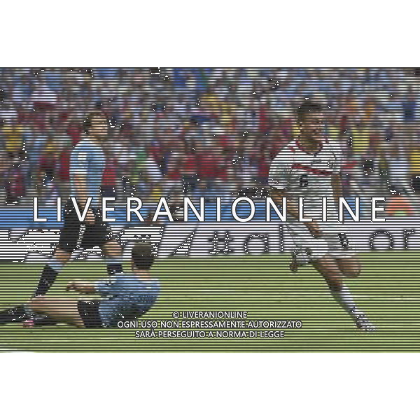 (140614) -- FORTALEZA, June 14, 2014 () -- Costa Rica\'s Oscar Duarte (R) celebrates his goal during a Group D match between Uruguay and Costa Rica of 2014 FIFA World Cup at the Estadio Castelao Stadium in Fortaleza, Brazil, June 14, 2014. (/Lui Siu Wai)(pcy) AG ALDO LIVERANI SAS ONLY ITALY